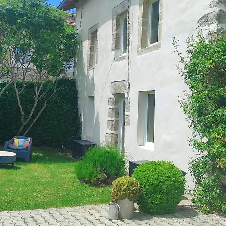 Semesterbostad Maison Familiale Les Pruniers Félines
