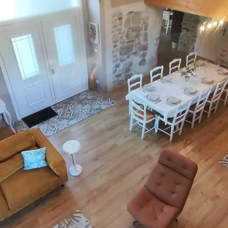 Maison Familiale Les Pruniers * Félines